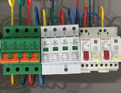 浪涌保護器前端保護開關