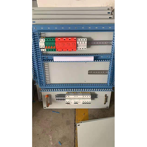 電涌保護(hù) 器